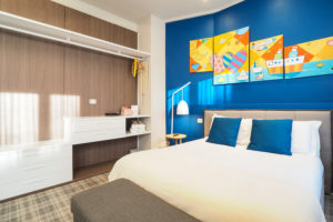 Room G Suite – bed details and closet