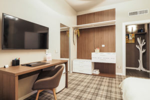 Camera L Junior Suite con Terrazza - dettagli scrivania