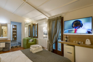 Room S Junior Suite with Bathroom and Private Balcony – room details