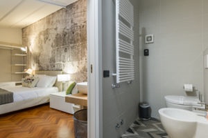 Room S Junior Suite, room details and Private bathroom