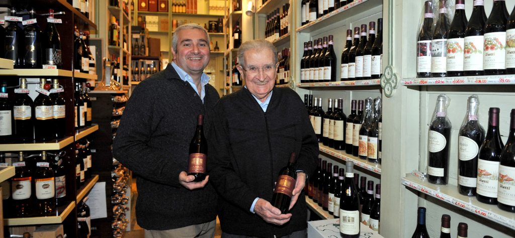 enoteca cotti interno con proprietari