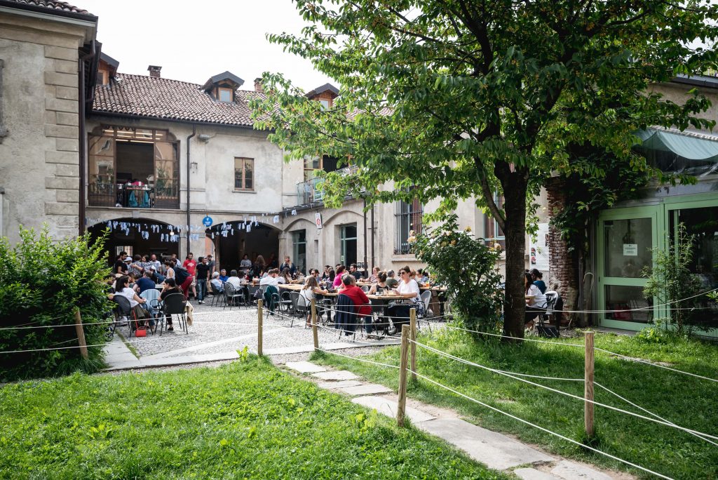 Un posto a Milano, cascina cuccagna