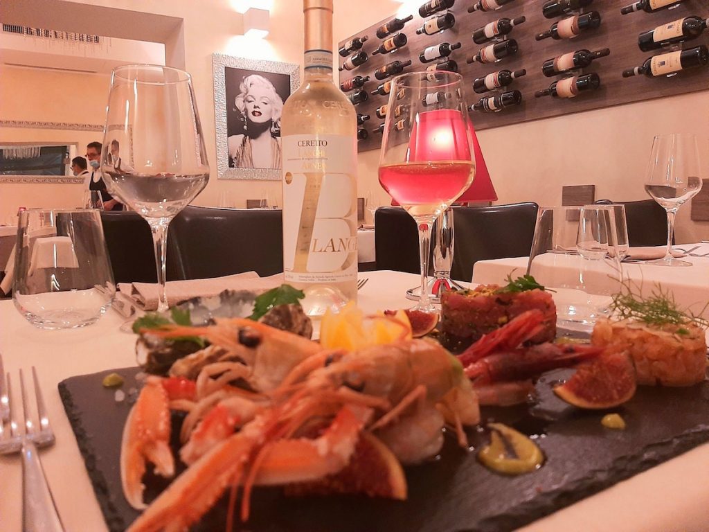 I tesori del mare piatto in tavola